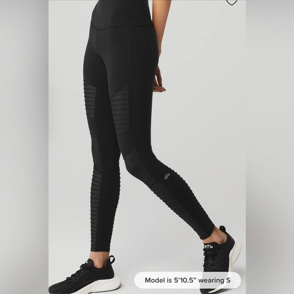 Alo 7/8 High Waist Moto Leggings & Peak Sports Bra Set - Picture 4 of 11